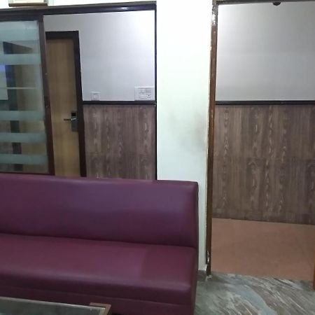Sai Tirumala Residency ตีรูปาติ ภายนอก รูปภาพ