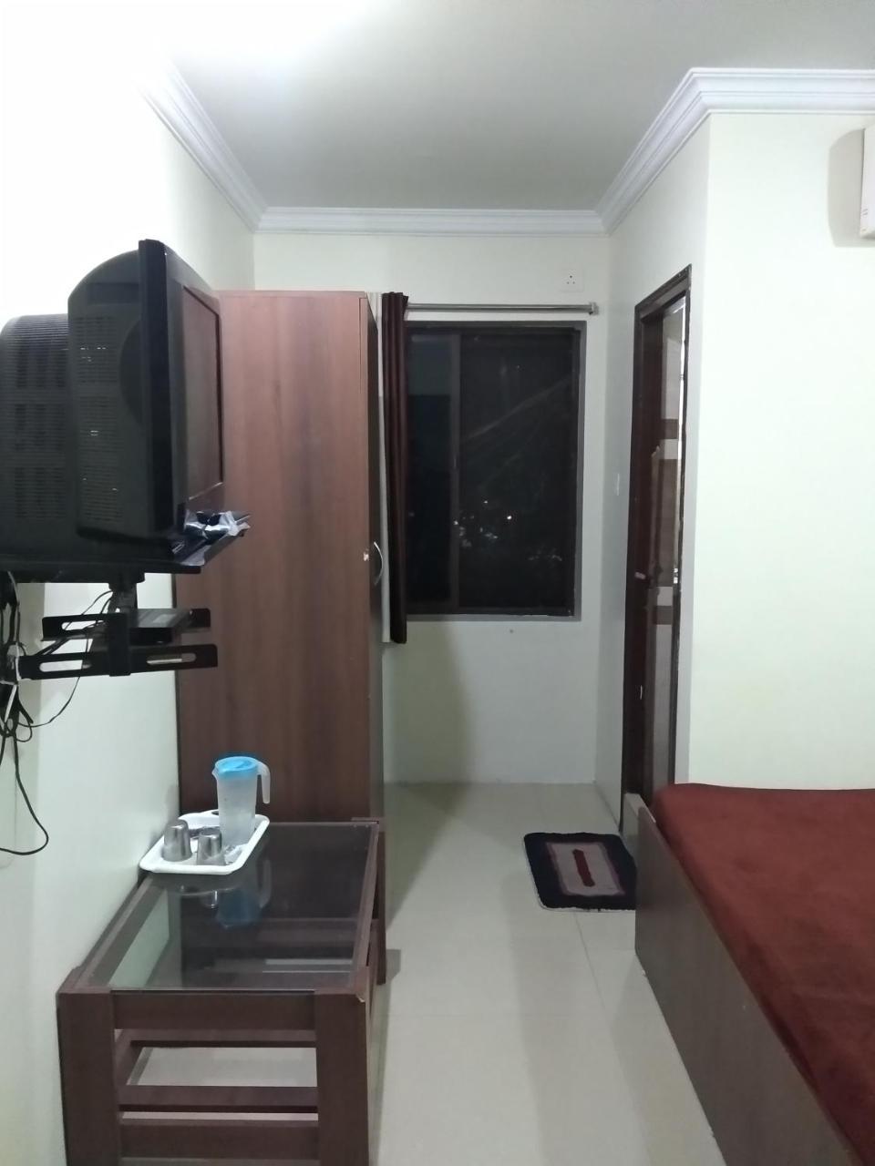 Sai Tirumala Residency ตีรูปาติ ภายนอก รูปภาพ