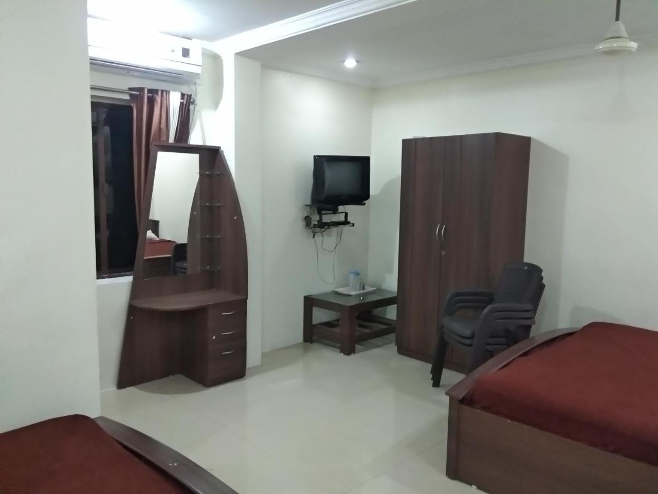 Sai Tirumala Residency ตีรูปาติ ภายนอก รูปภาพ