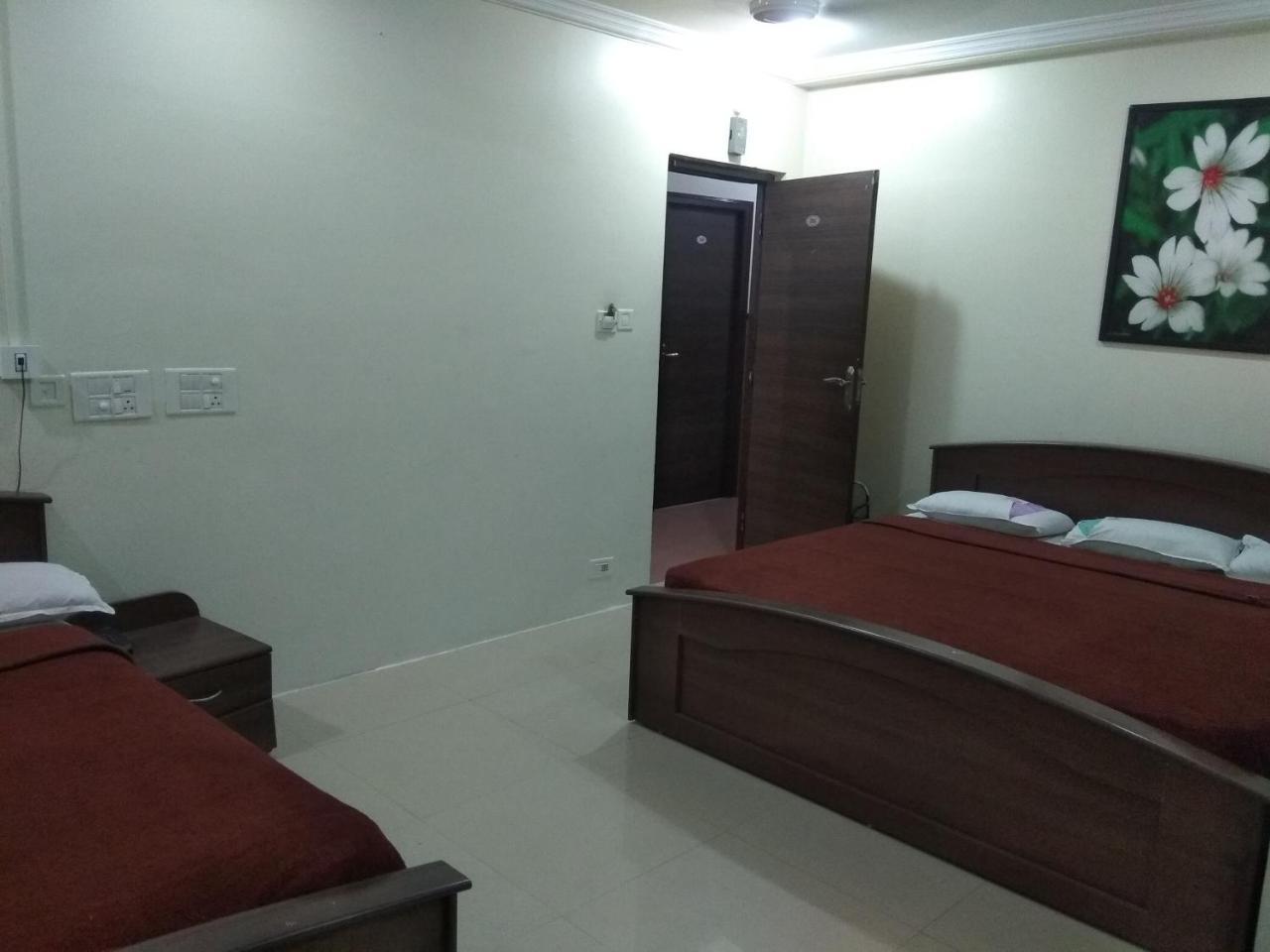 Sai Tirumala Residency ตีรูปาติ ภายนอก รูปภาพ