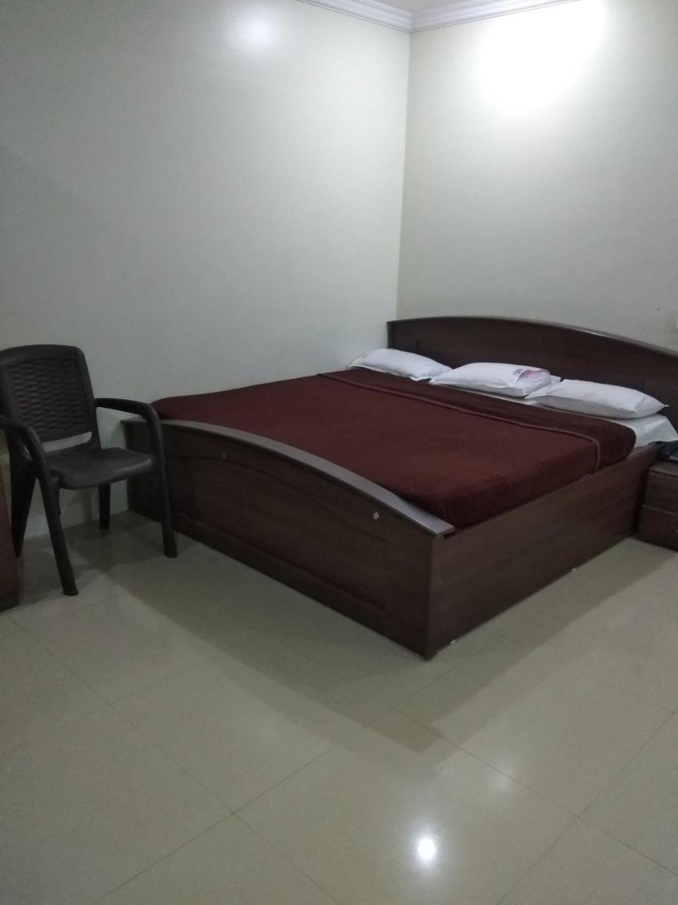 Sai Tirumala Residency ตีรูปาติ ภายนอก รูปภาพ