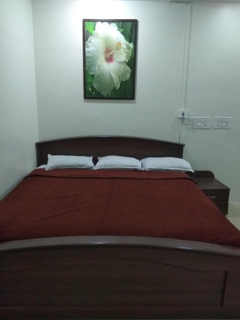 Sai Tirumala Residency ตีรูปาติ ภายนอก รูปภาพ