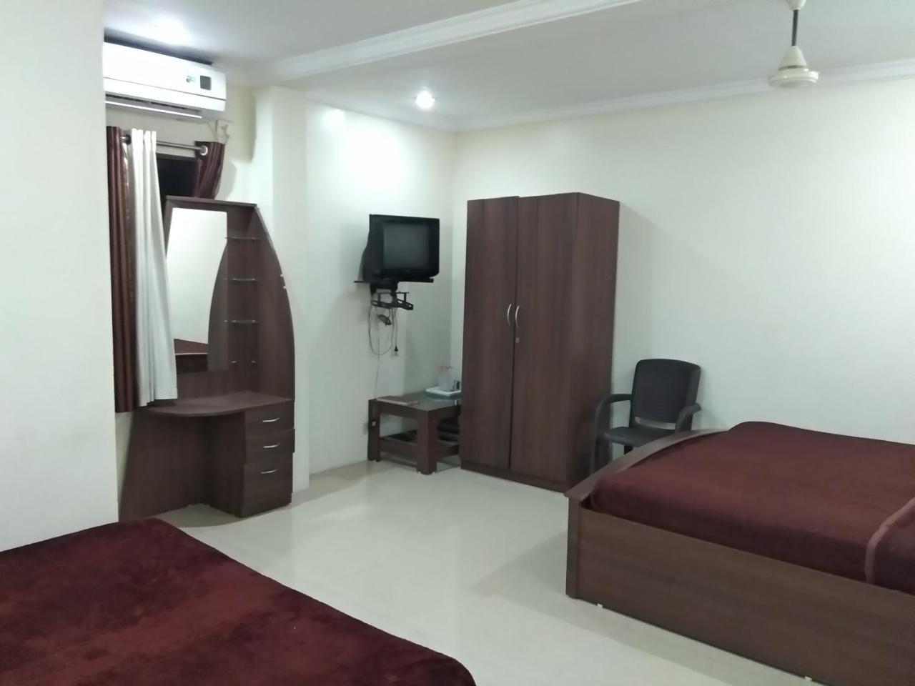 Sai Tirumala Residency ตีรูปาติ ภายนอก รูปภาพ